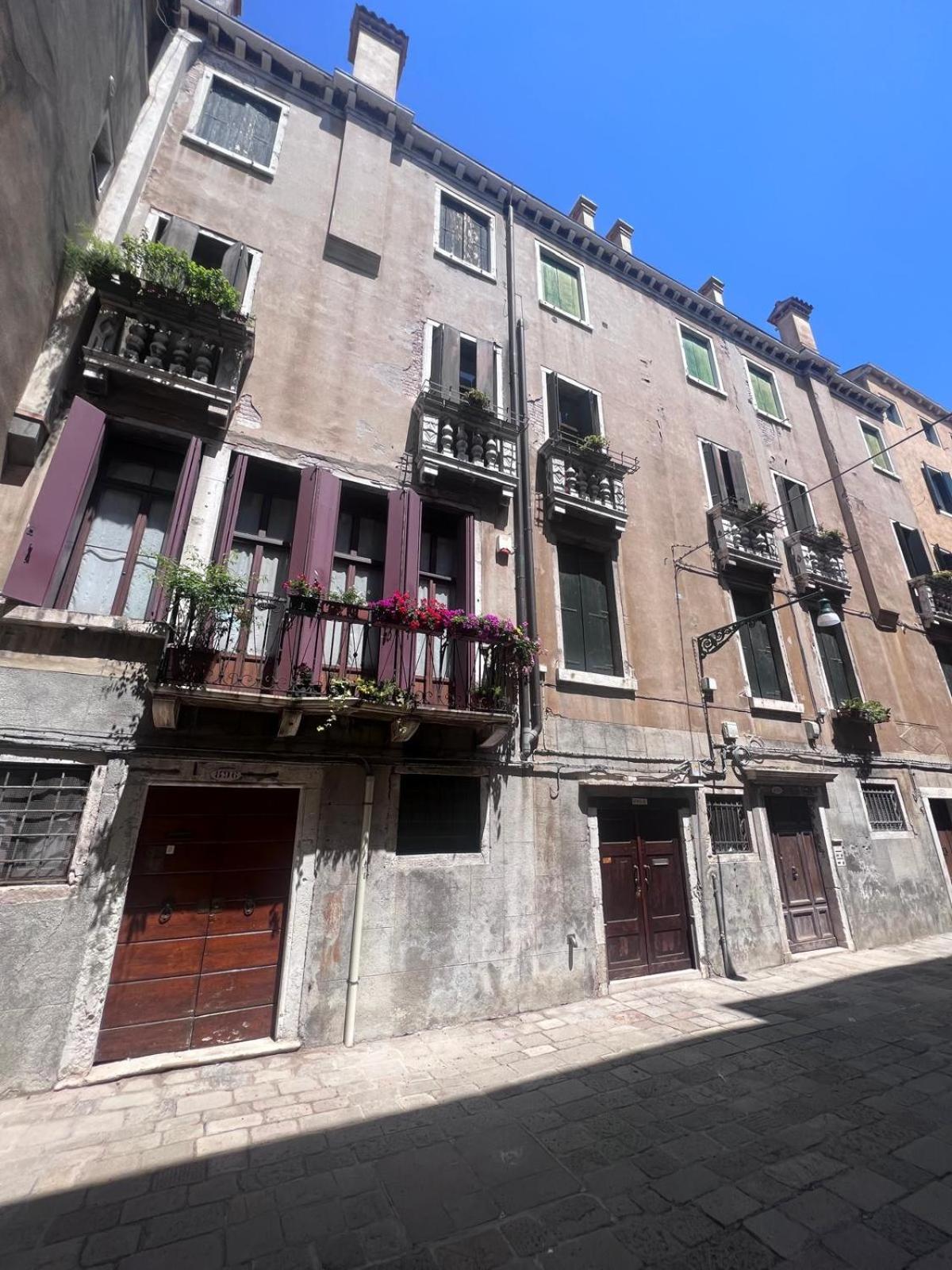 Palazzo Titti Rialto Suites Венеция Екстериор снимка