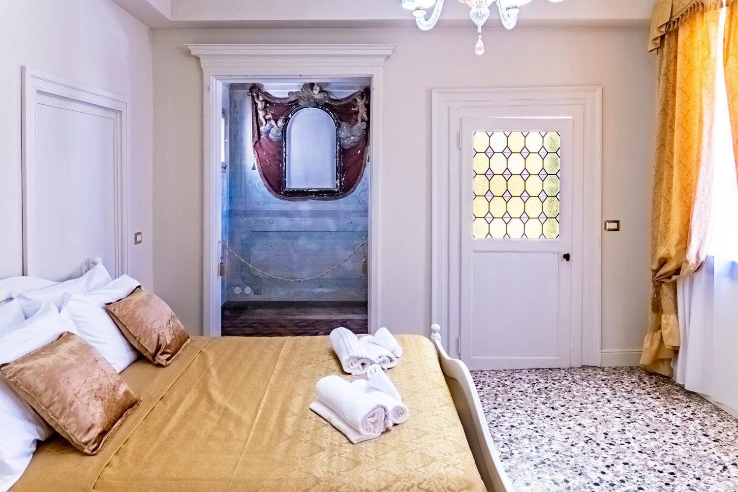 Palazzo Titti Rialto Suites Венеция Екстериор снимка