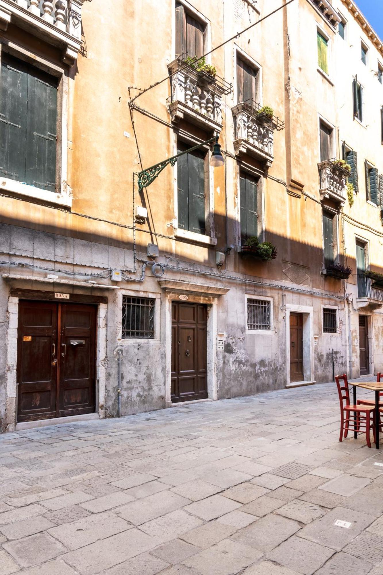 Palazzo Titti Rialto Suites Венеция Екстериор снимка