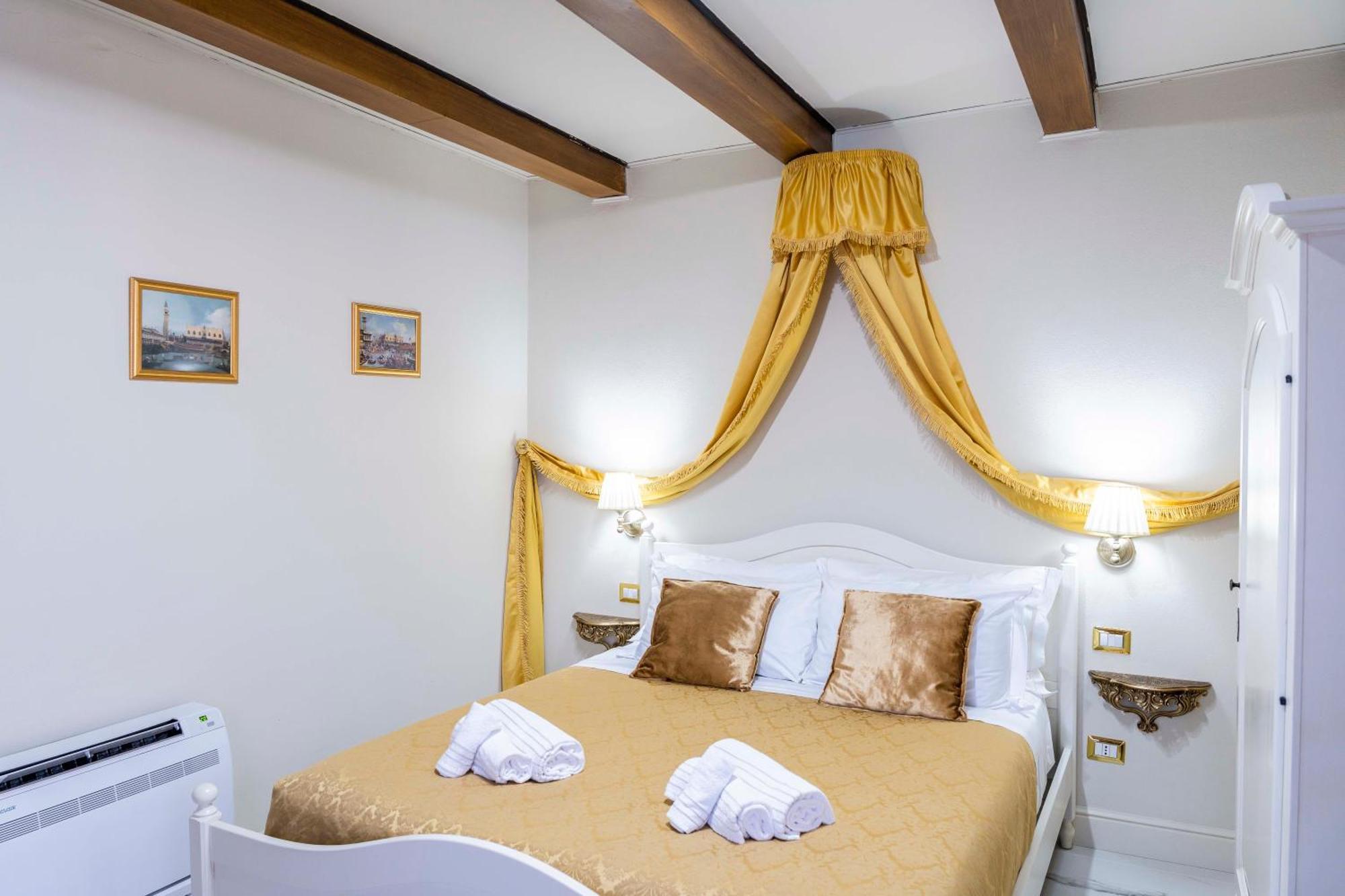 Palazzo Titti Rialto Suites Венеция Екстериор снимка