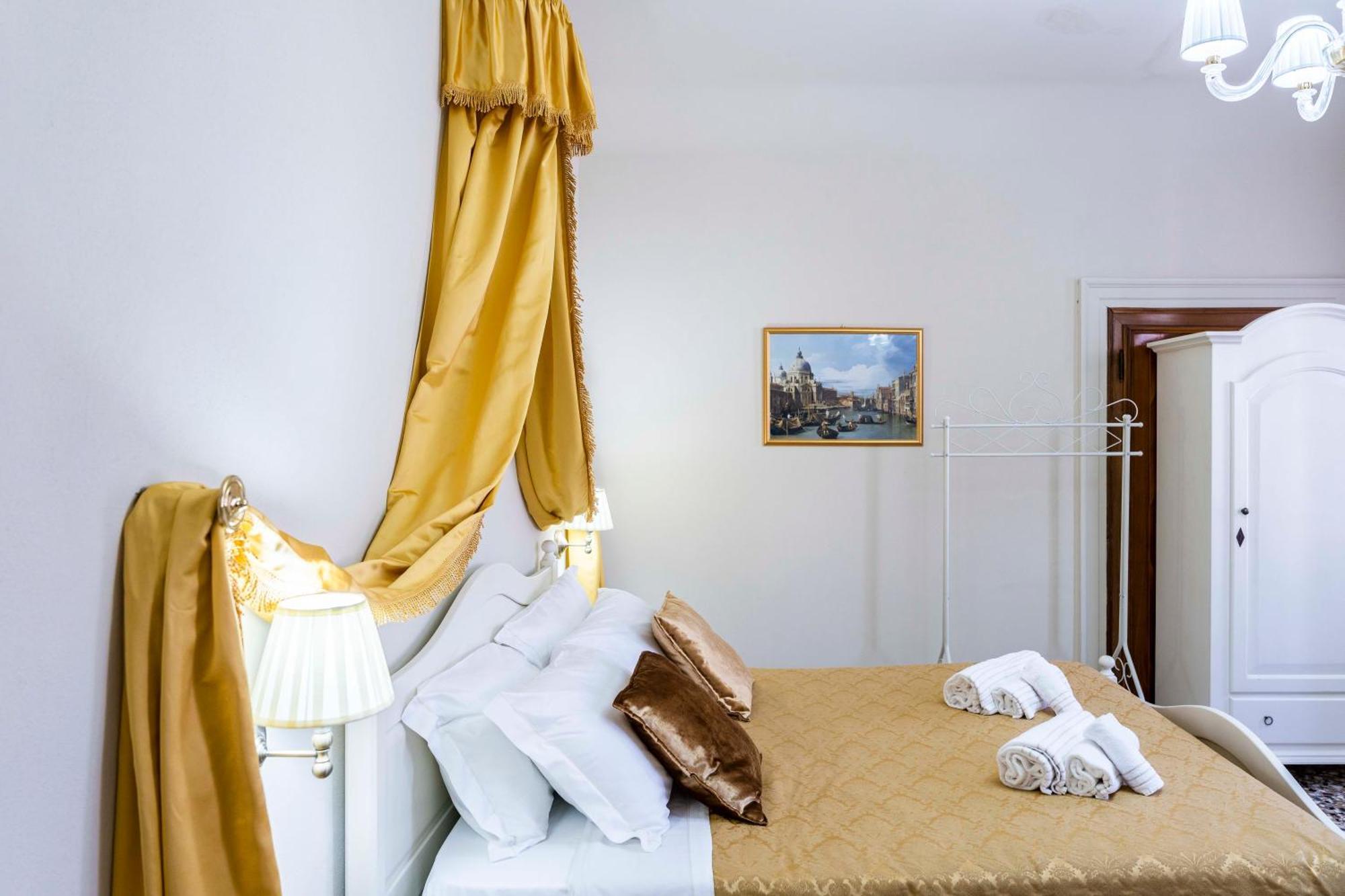 Palazzo Titti Rialto Suites Венеция Екстериор снимка